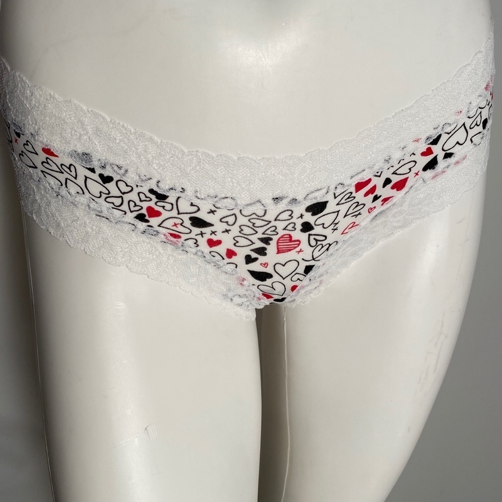 Victoria’s Secret cheeky heart pattern panty S